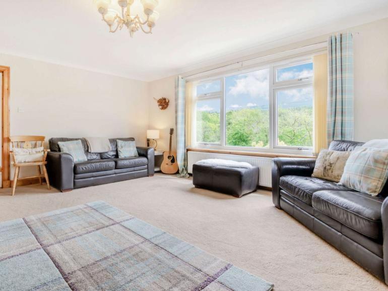 3 Bedroom Luxury Home, Hot Tub, Stunning Views Of Killin, Sitting On The River Dochart Экстерьер фото